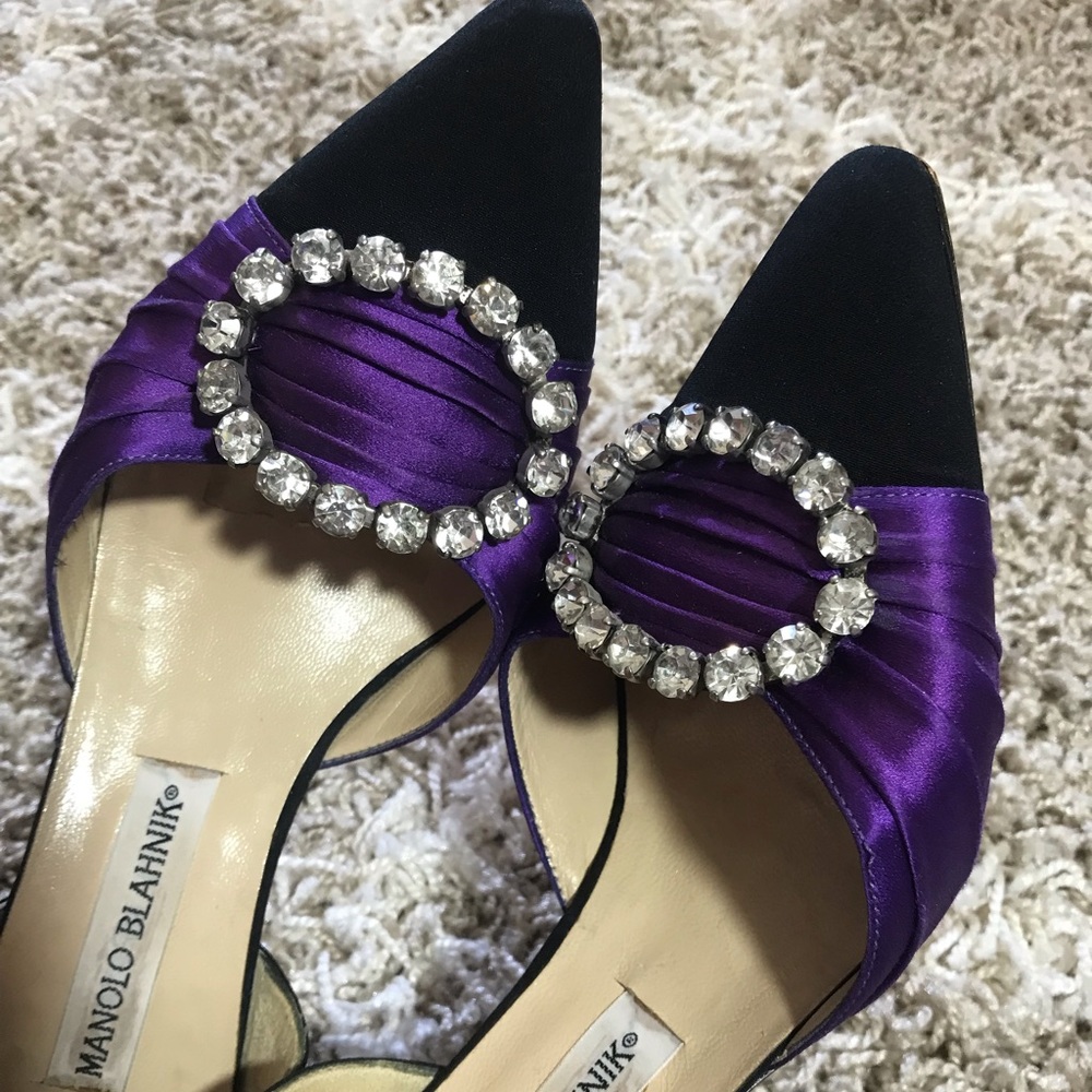 Manolo Blqhnik Satin Printed D‘Orsay Dumps